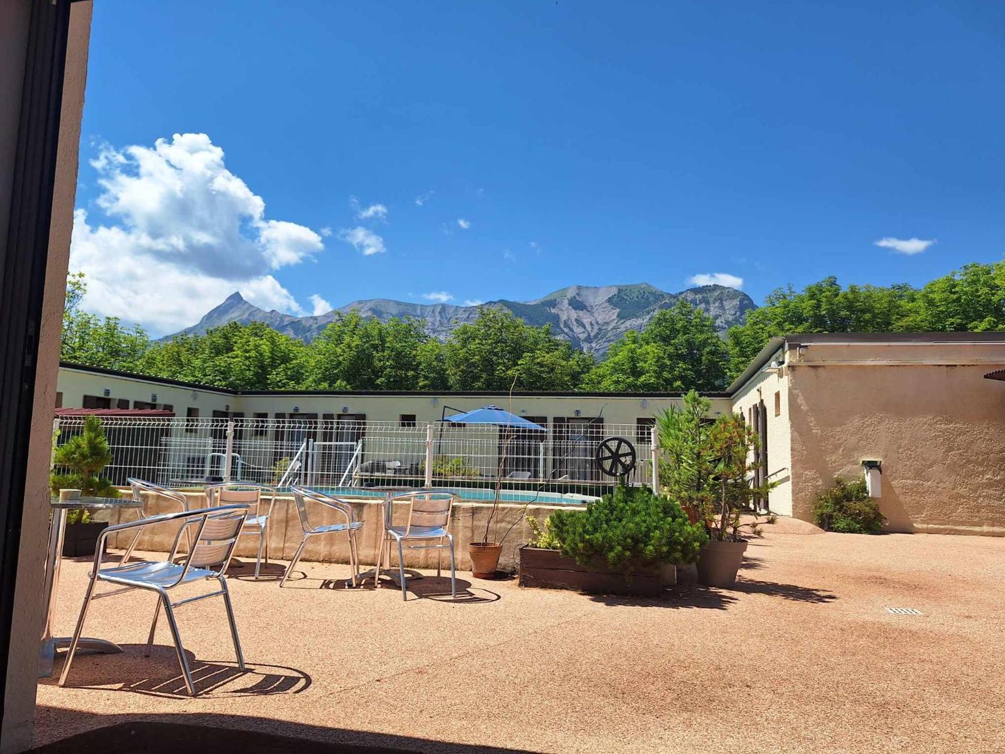 Hotel Le Connetable Saint-Bonnet-en-Champsaur Eksteriør bilde