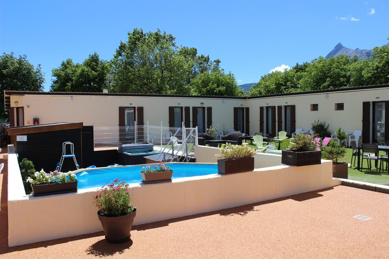 Hotel Le Connetable Saint-Bonnet-en-Champsaur Eksteriør bilde